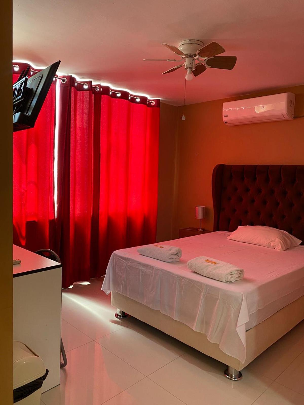Hotel Hoskins Talara Habitaciones Con Aire Acondicionado Cerca Al Centro Refineria Y Plaza Vea Ngoại thất bức ảnh